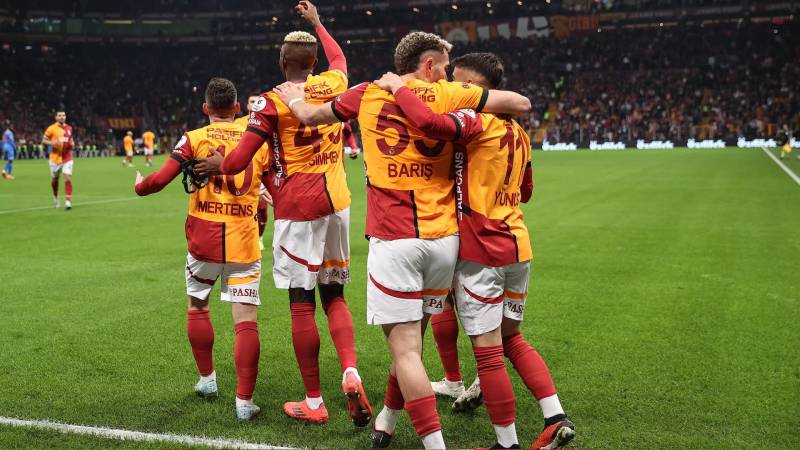Galatasaraylı yıldızlar kariyer rekorları kırıyor