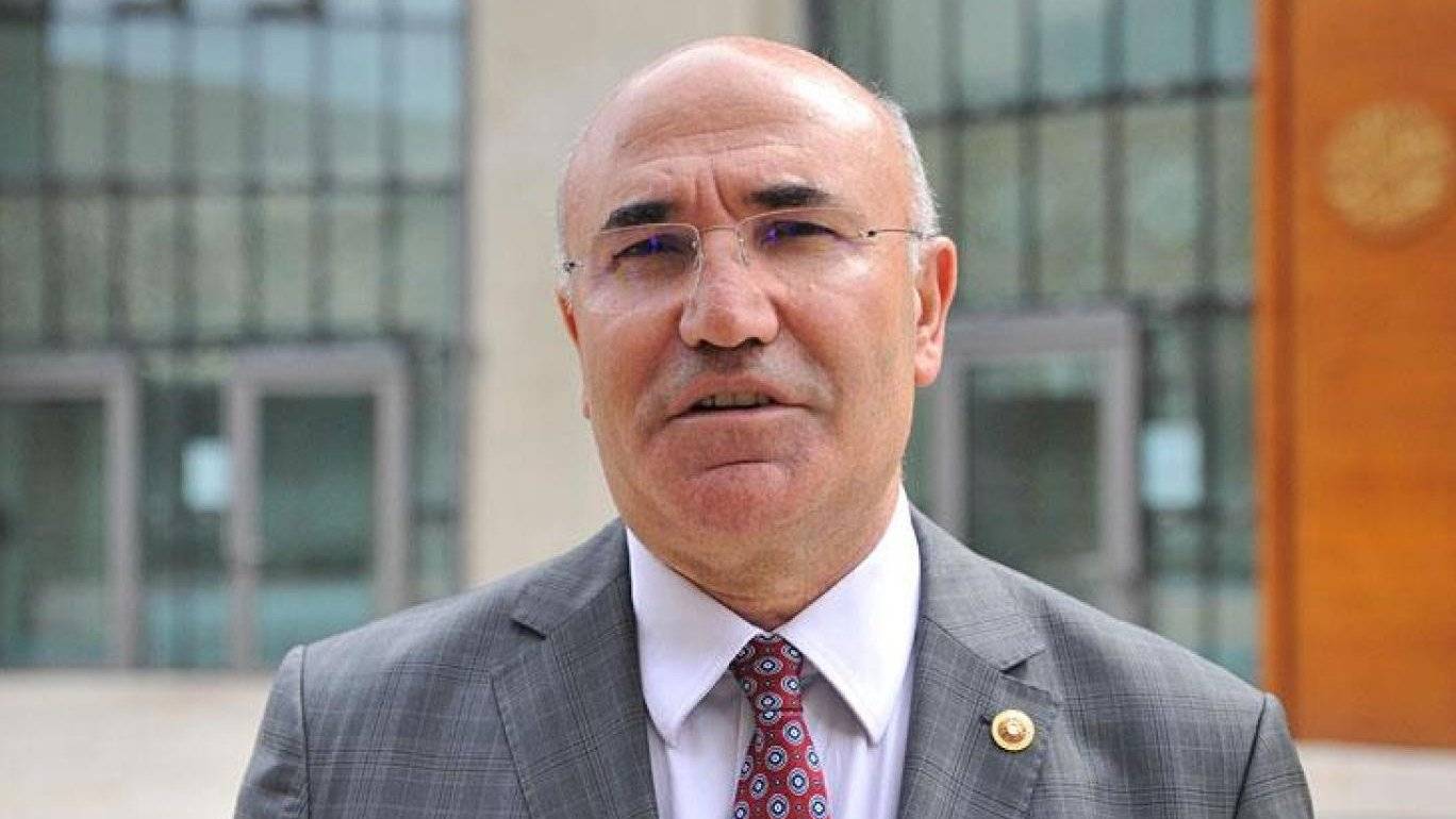 Mahmut Tanal, Düğün İçin Yolları Kapatan Yetkililerin 23 Nisan Trafik Endişesini Eleştirdi